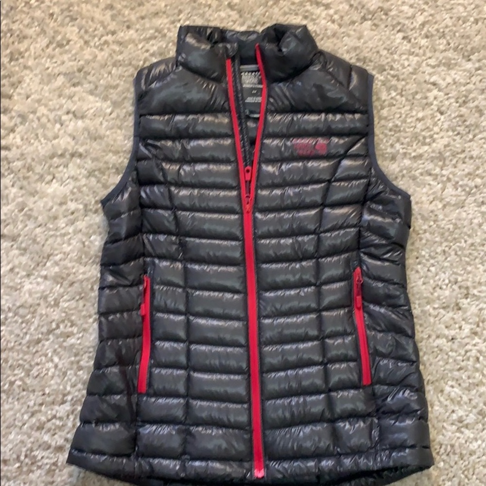 New MOUNTAIN HARDWEAR VEST JACKET small.